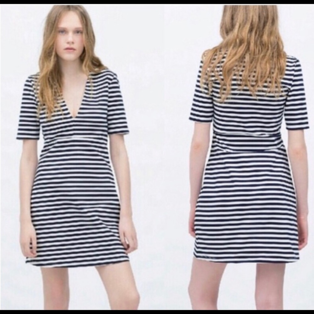 👗 𝐙𝐀𝐑𝐀 TRF Striped Bodycon Dress